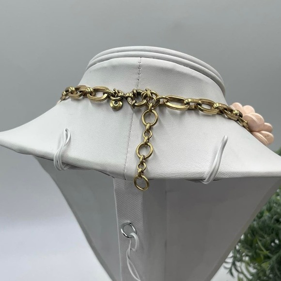 J. Crew Vintage 3 Dimensional Wood Rose Pretty in Pink Floral Collar Necklace - Picture 8 of 15